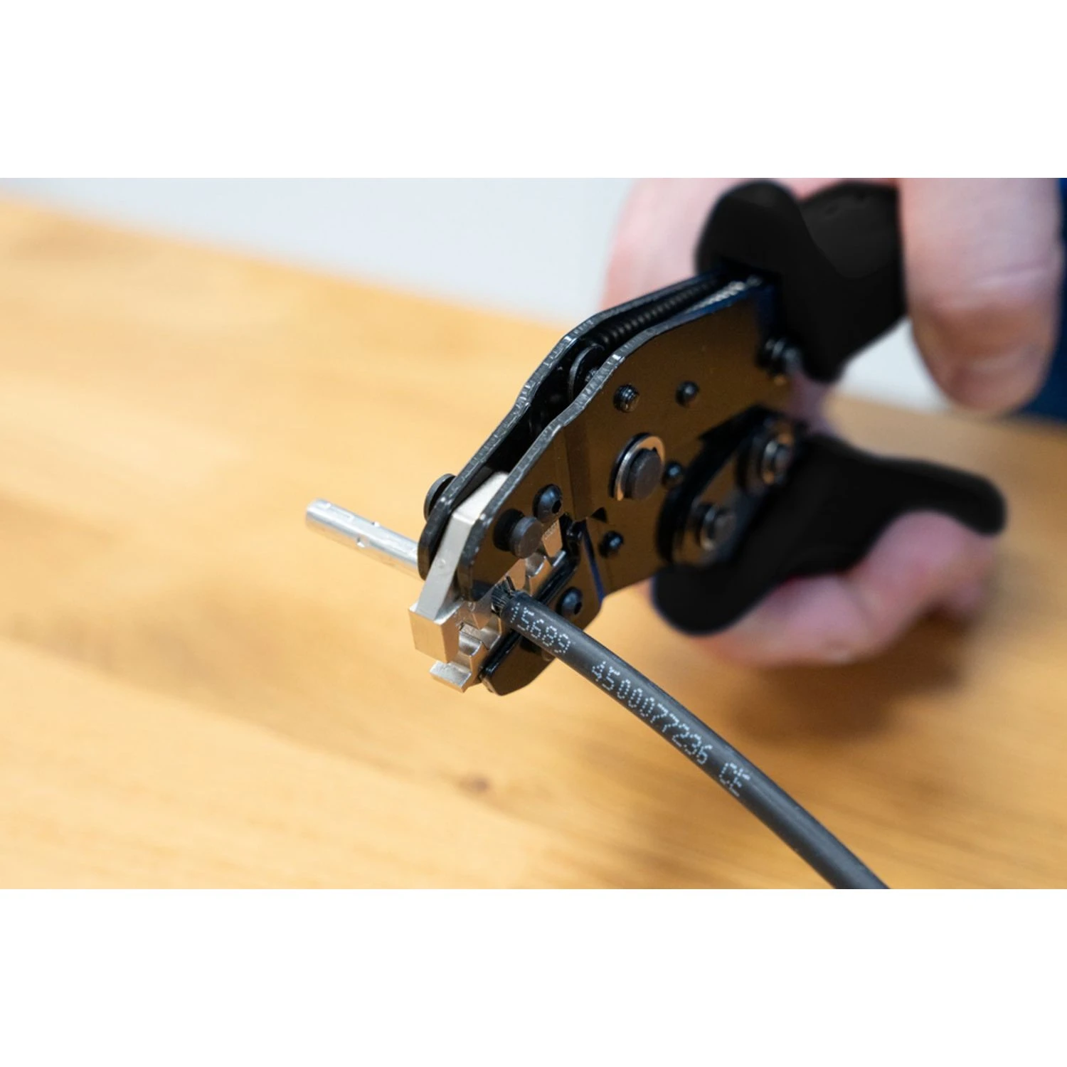 WEICON MC4 crimp tool crimping PV cable