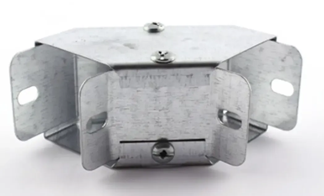 E201 - 50x50mm 90° Galv Bend With Top Lid E201