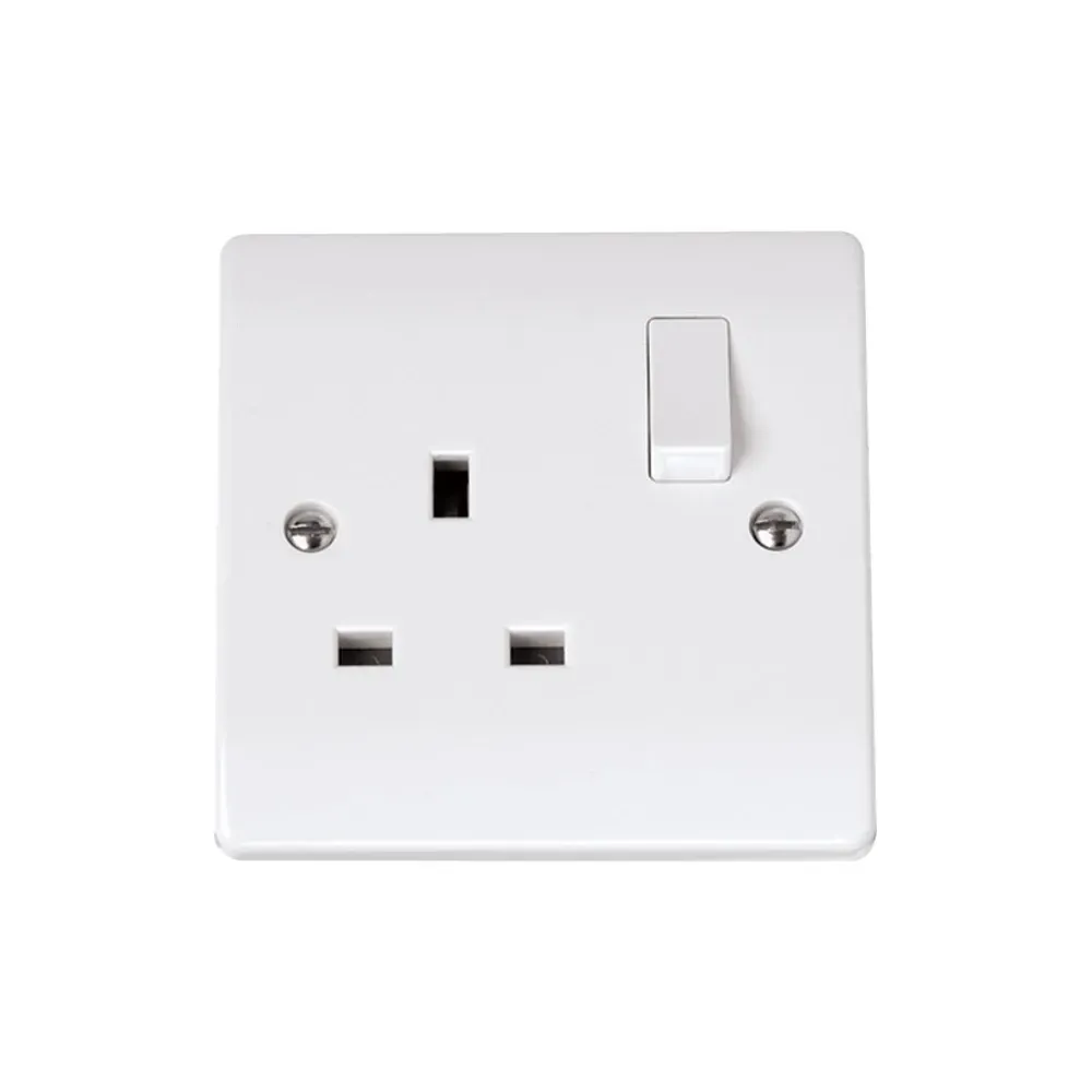 Click Curva 13A switched socket 1 gang white CCA605 front view